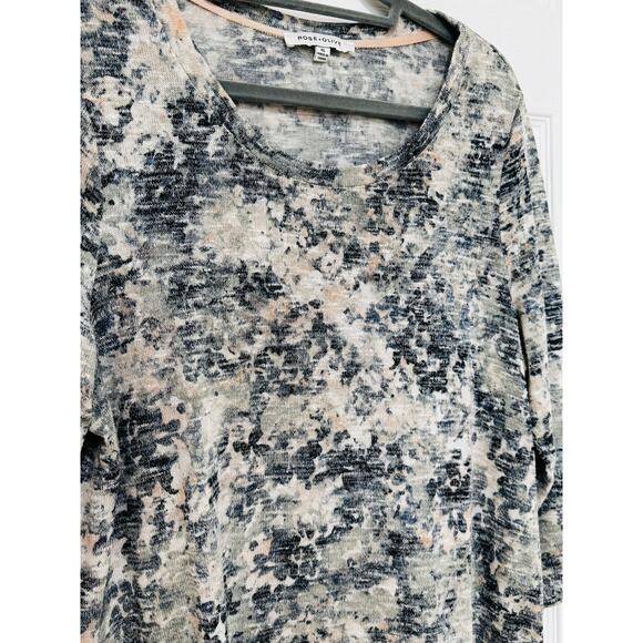 Rose + Olive Blue White Floral Knit 3/4 Sleeve Top Blouse XL Beautiful! - Picture 2 of 4